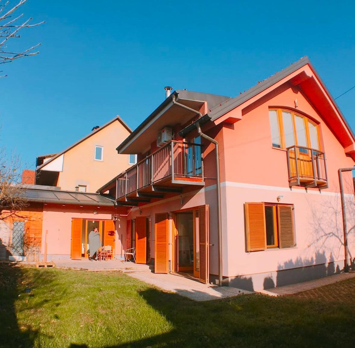 Хостел Buzahouse Любляна Экстерьер фото